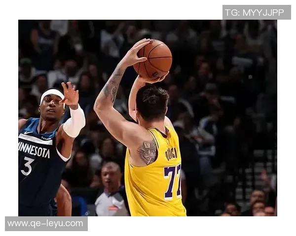 麦克丹尼尔斯全场拼搏35分钟16投10中斩获25分并送出4次盖帽