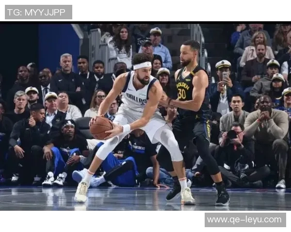 勇士主场对决开拓者首发阵容揭晓库里领衔穆迪理查德巴特勒追梦齐上阵 勇士主场对决开拓者首发阵容揭晓库里领衔穆迪理查德巴特勒追梦齐上阵