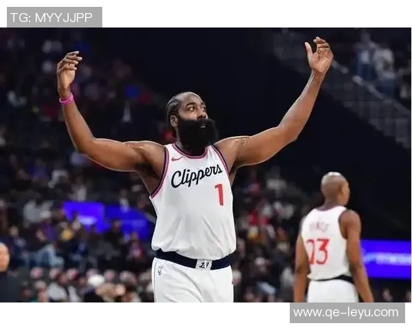 哈登上半场表现平平仅得7分罚球命中率低迷引发关注