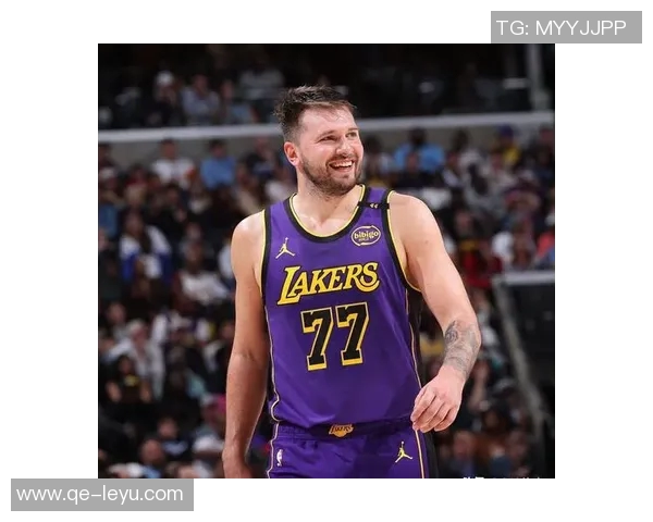 杨毅点评东契奇加盟湖人对詹姆斯地位的影响与老将发言权问题 杨毅点评东契奇加盟湖人对詹姆斯地位的影响与老将发言权问题